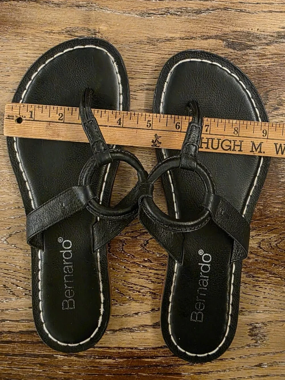 BERNARDO MIAMI BLACK LEATHER LOOP THONG SANDALS SIZE 10 M SUMMER BEACH FLATS - Picture 6 of 8